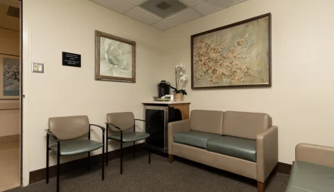 Comfort Room Kern Medical Photo 1